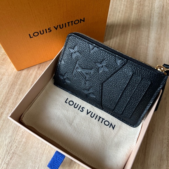 Louis Vuitton zipped card holder - Picture 4 of 9